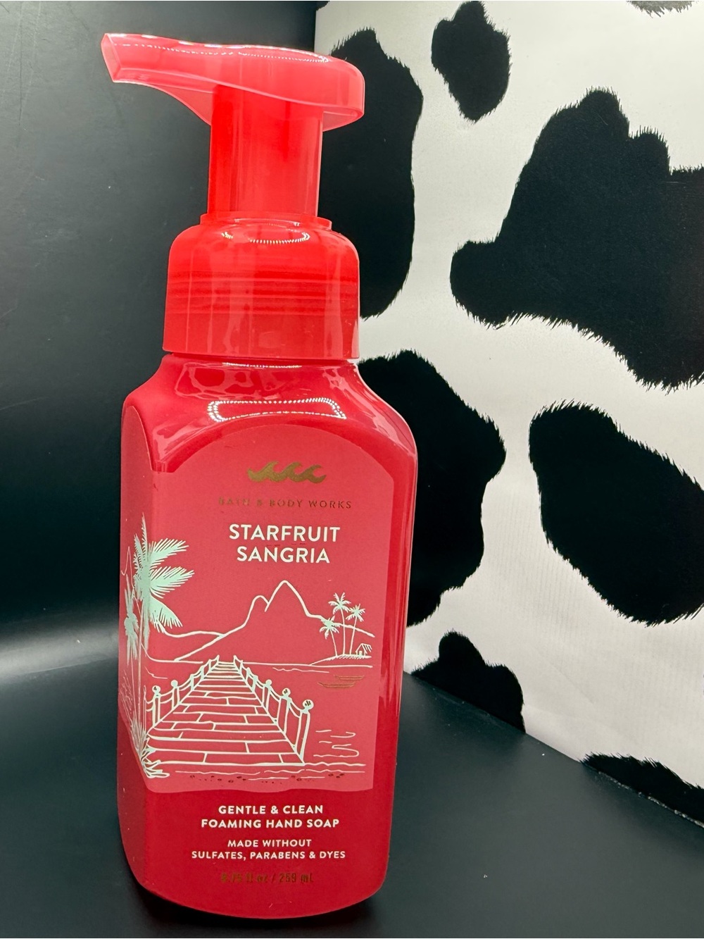 Bath & Body Works Starfruit Sangria Foaming Hand Soap - Bright Red